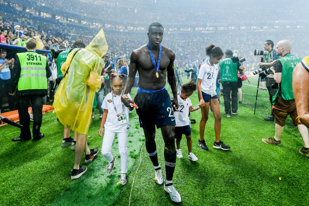 面前保持不 面前保持不